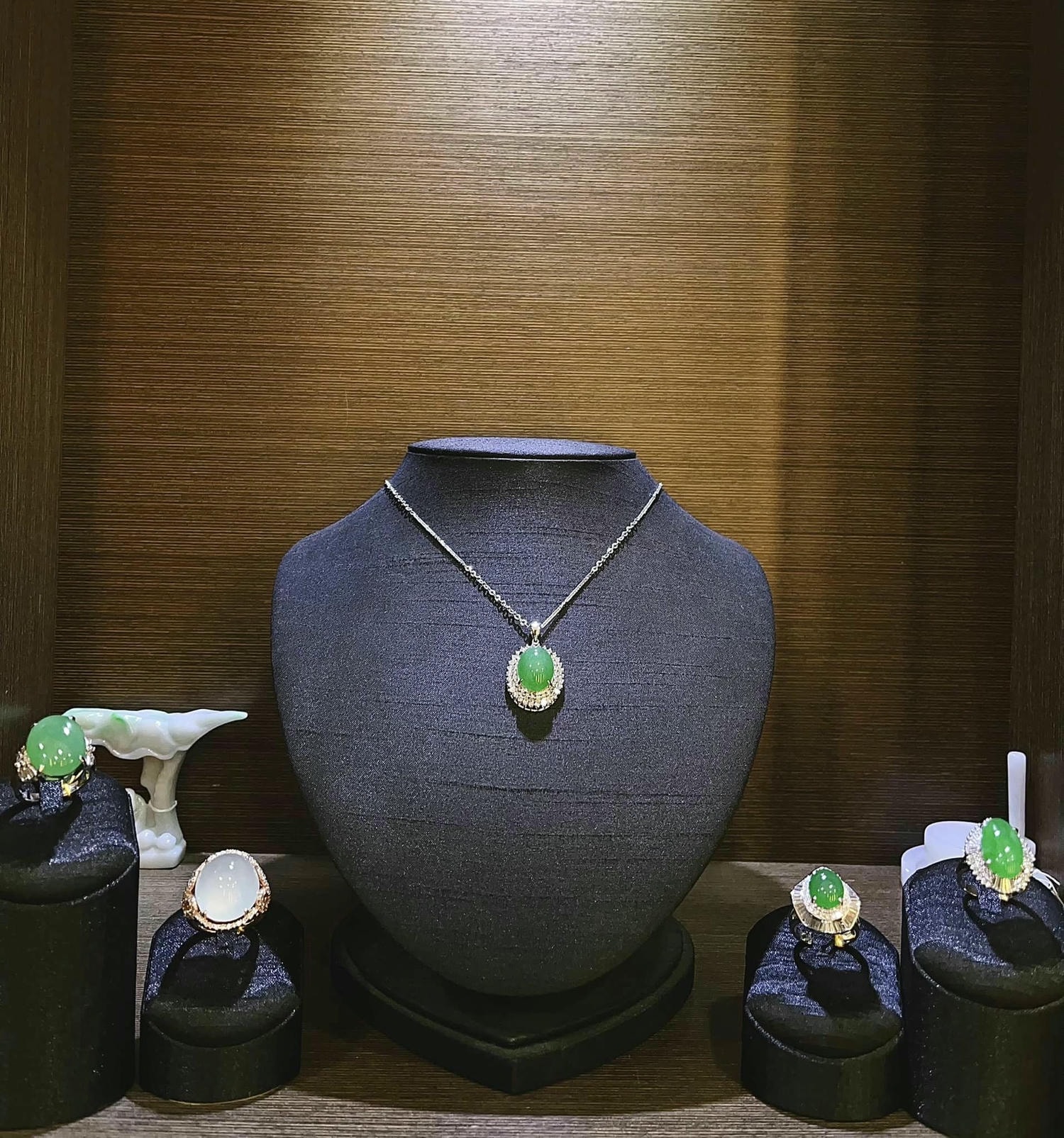 黎龍興珠寶專賣店 Libra Gem 