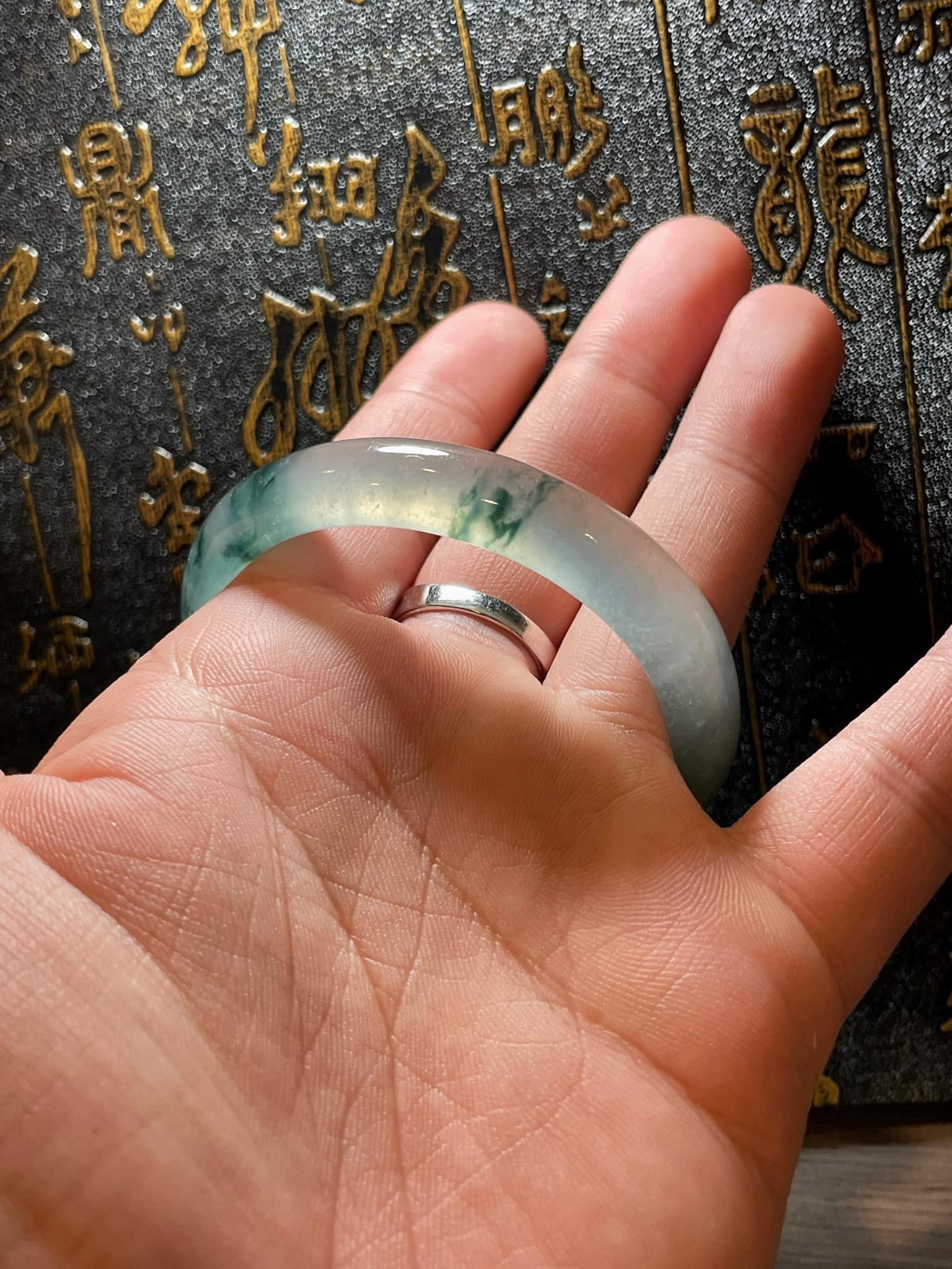 玻璃種飄花貴妃鐲 I 魅力臻品