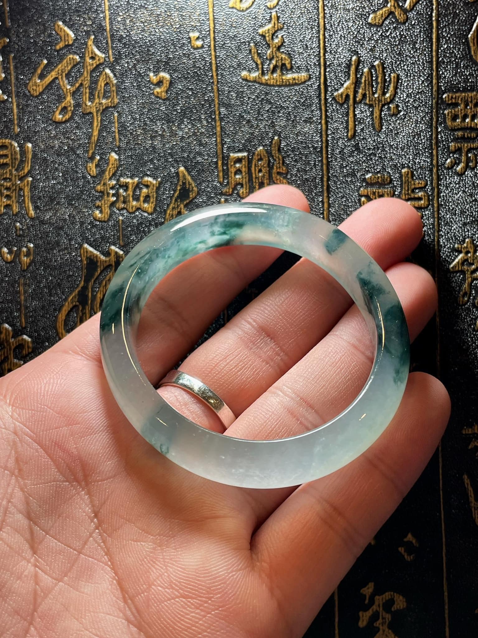 玻璃種飄花貴妃鐲 I 魅力臻品
